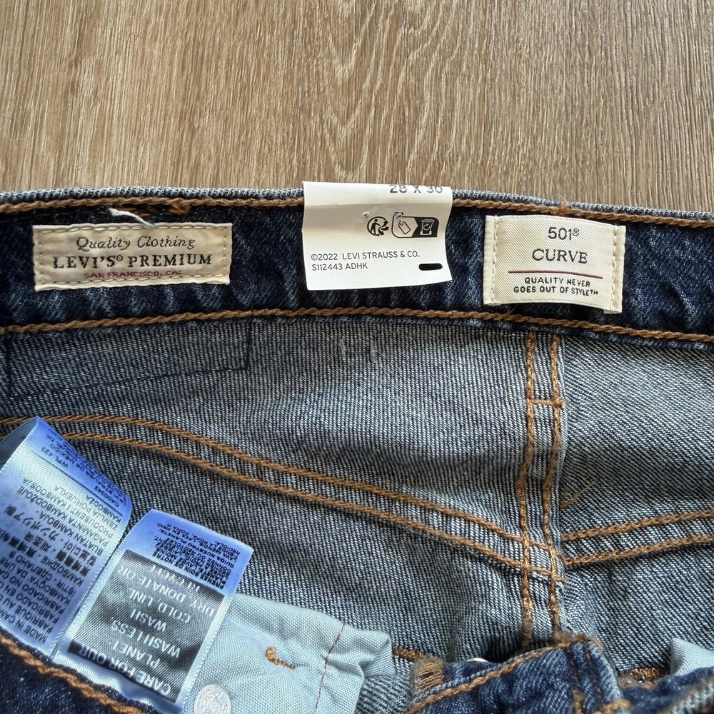 Levi's 501 Curve Jeans Womens W28 L30 Medium Wash Blue High Rise Straight Denim - Picture 4 of 9
